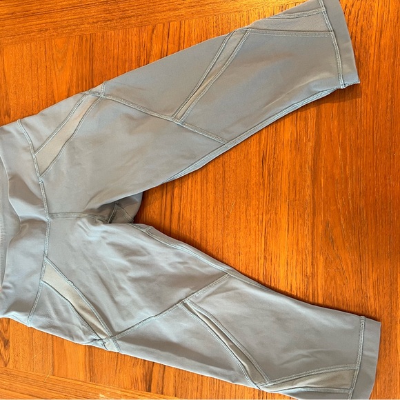 Lululemon cropped leggings with mesh inserts - dusty blue - size Small - Picture 3 of 5